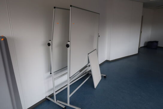 2 stk. whiteboard på hjul samt whiteboard