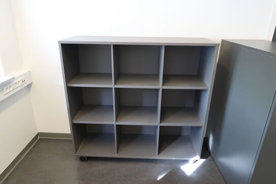 2 stk. reoler/skabe HOLMRIIS