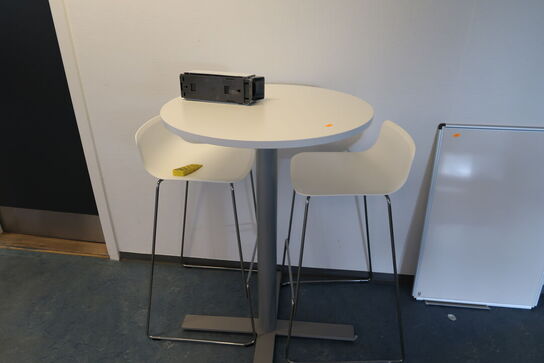 Barbord KINNARPS med 2 stk. barstole FREDERICIA FURNITURE