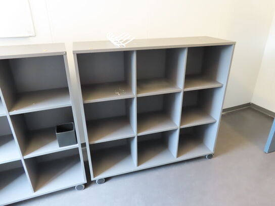 2 stk. reoler HOLMRIIS samt 2 stk. whiteboards