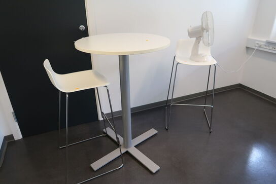 Barbord KINNARPS med 2 stk. barstole FREDERICIA FURNITURE