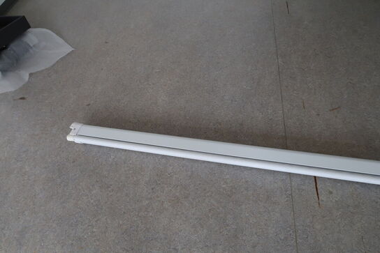 Elektrisklærred samt projektor VIEWSONIC