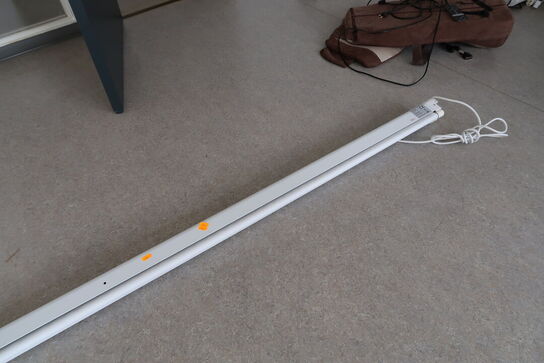 Elektrisklærred samt projektor VIEWSONIC