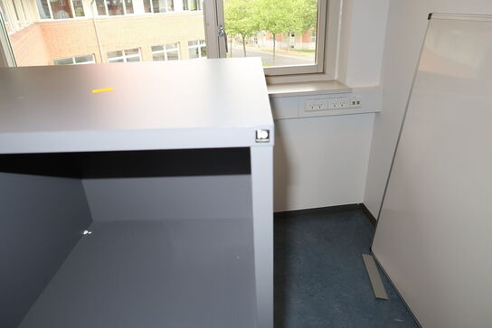 Reol HOLMRIIS samt skab HOLMRIIS