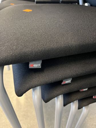 12 stk. konferencestole BEJOT