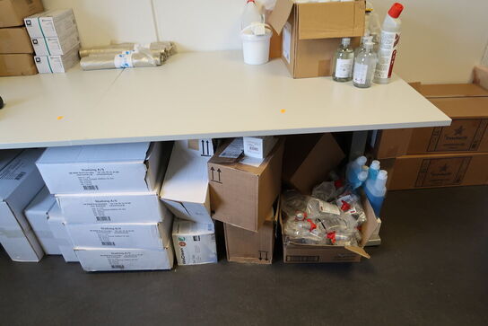 2 stk. borde uden indhold
