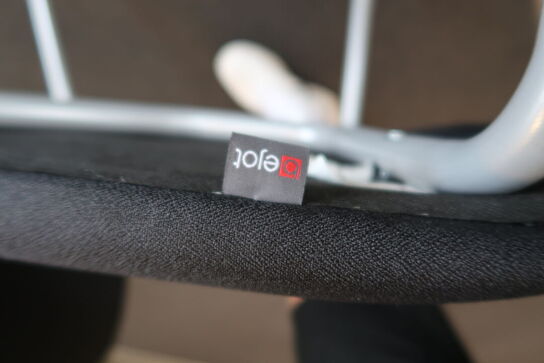 4 stk. mødeborde HOLMRIIS Ergomade med 20 stk. mødestabelstole BEJOT