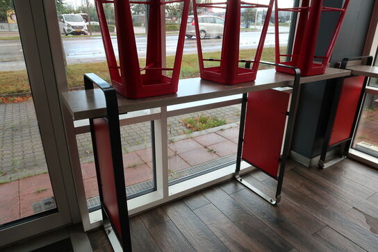 2 stk. barborde med 7 stk. barstole