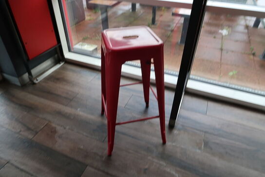 2 stk. barborde med 7 stk. barstole