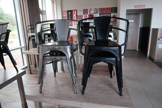 2 stk. borde med 8 stk. stole