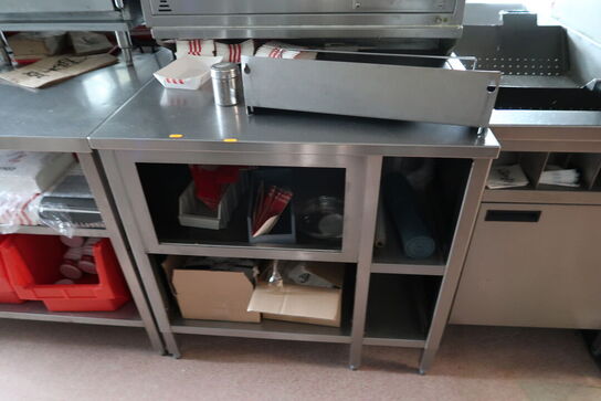 Rustfri stålbord med indhold samt varmeskuffe HATCO Drawer Warmer