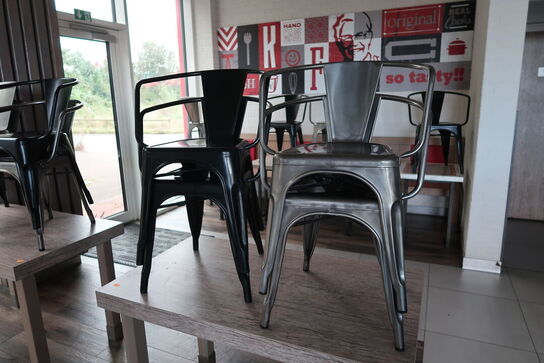 2 stk. borde med 8 stk. stole