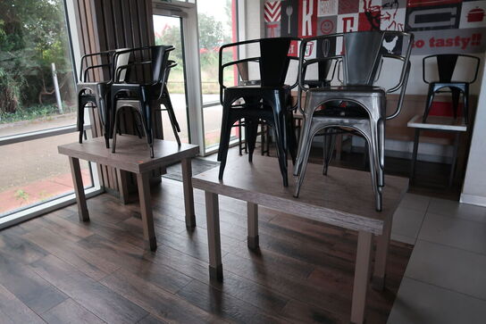 2 stk. borde med 8 stk. stole