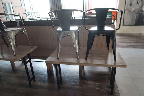 4 stk. borde med 10 stk. stole samt bænke