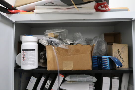 Stålskab uden indhold