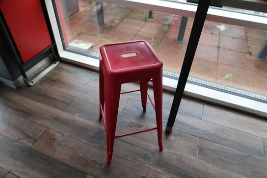 2 stk. barborde med 7 stk. barstole