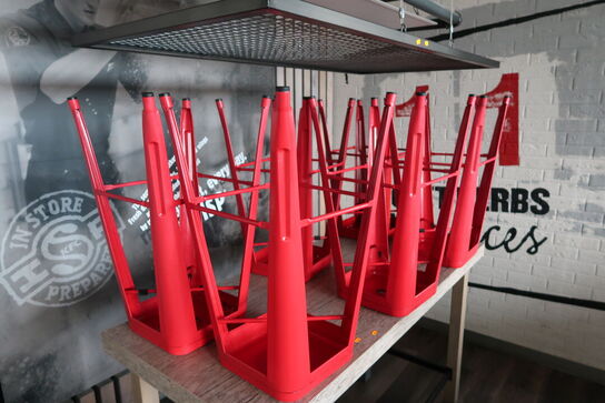 Barbord med 6 stk. barstole