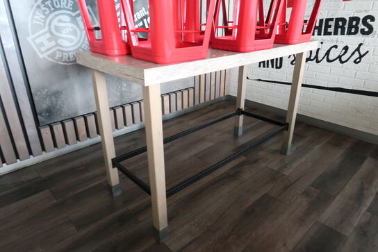 Barbord med 6 stk. barstole