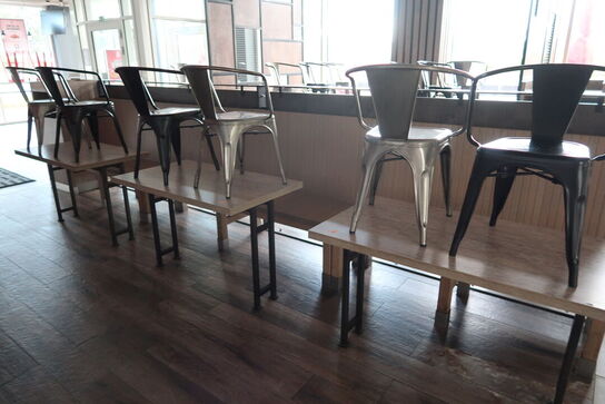 4 stk. borde med 10 stk. stole samt bænke