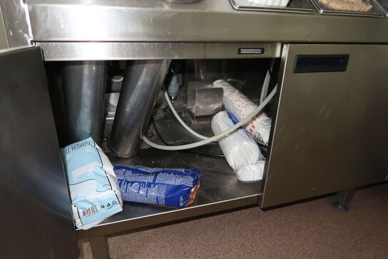 Rustfri stålbord med indhold, uden espressomaskine og milkshake maskine