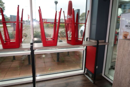 2 stk. barborde med 7 stk. barstole