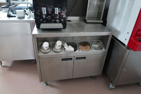 Rustfri stålbord med indhold, uden espressomaskine og milkshake maskine