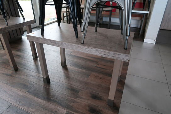 2 stk. borde med 8 stk. stole