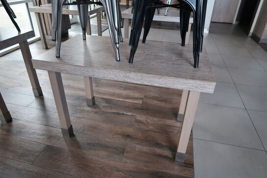 2 stk. borde med 8 stk. stole