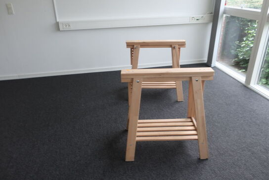 2 stk. bukke samt glas bordplade