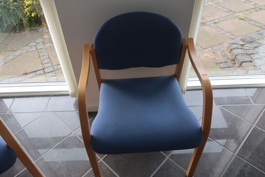 4 stk. stole samt sofabord