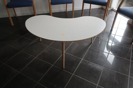 4 stk. stole samt sofabord