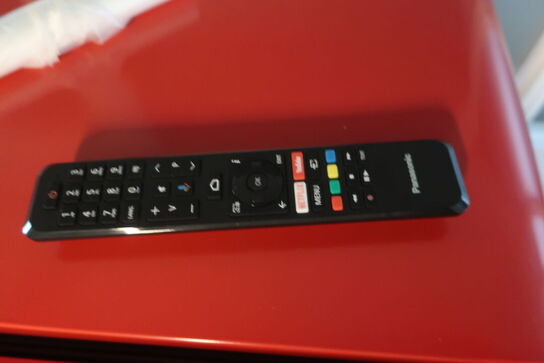 Fjernsyn PANASONIC med fjernbetjening
