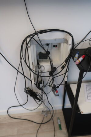 Konference telefon LOGITECH med kamera og fjernbetjening