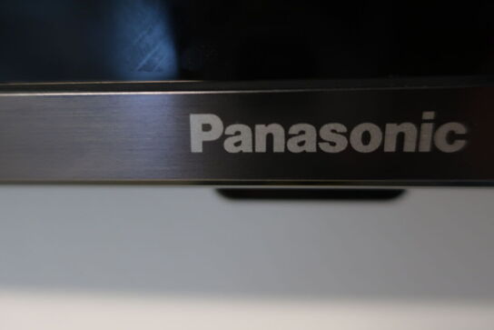 Fjernsyn PANASONIC med fjernbetjening