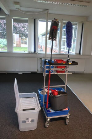 Rengøringsvogn samt kasse