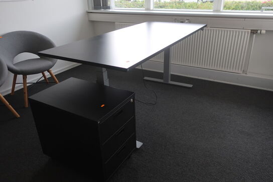 El. hæve/sænke skrivebord samt skuffemodul