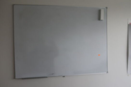 Whiteboard samt bord