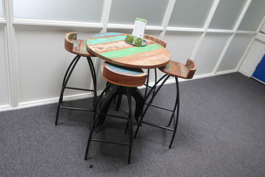 Barbord med 4 stk. barstole