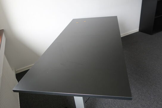 El. hæve/sænke skrivebord 