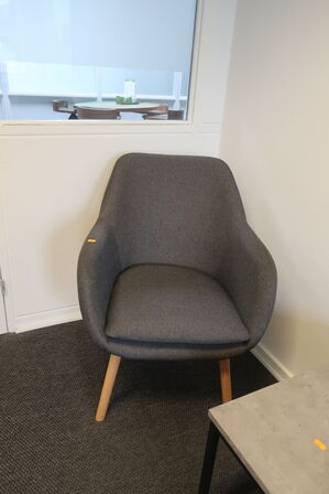 2 stk. loungestole samt sofabord