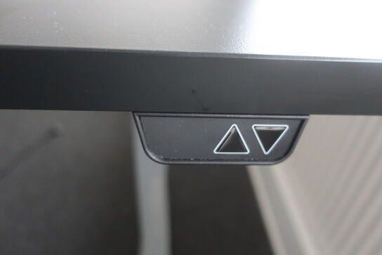 El. hæve/sænke skrivebord samt skuffemodul