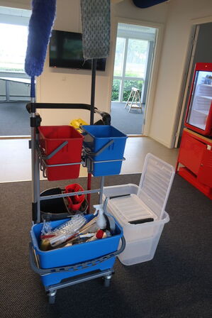 Rengøringsvogn samt kasse