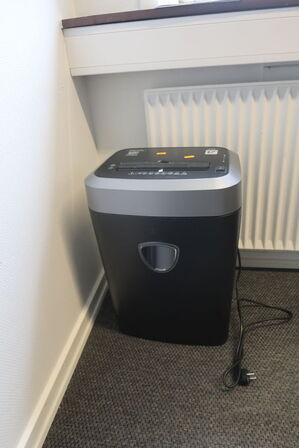 Makulator FELLOWES 74C