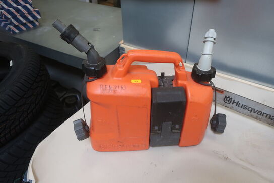 Motorsav HUSQVARNA 445 med dunk og tilbehør