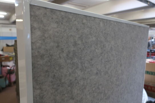 Whitheboard m/opslagstavle og stumtjener