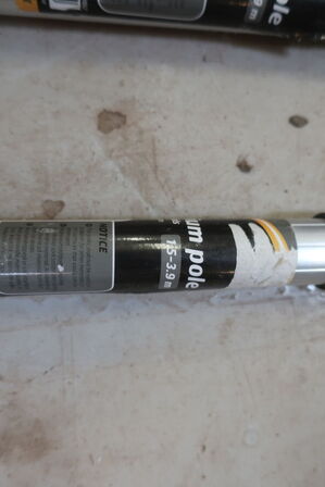 2 stk. støttestænger til støvvæg