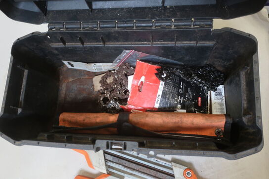 Motorsav HUSQVARNA 445 med dunk og tilbehør