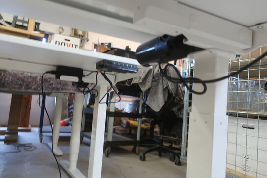 2 stk. el. hæve/sænkebord  