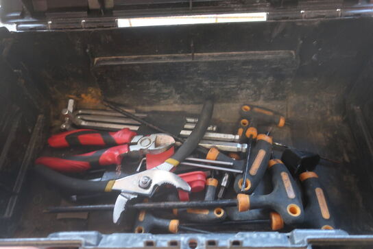 Dunk, høreværn, topnøglesæt m.m.