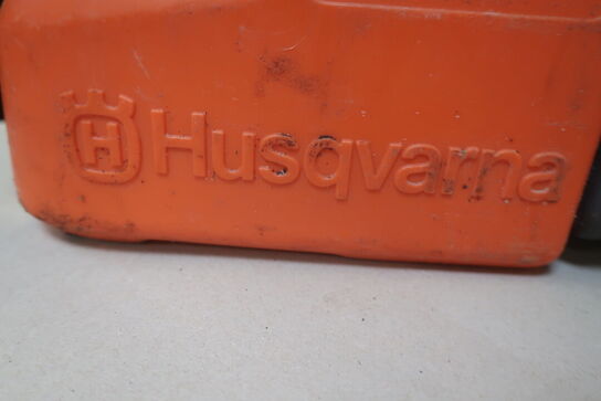 Motorsav HUSQVARNA 445 med dunk og tilbehør